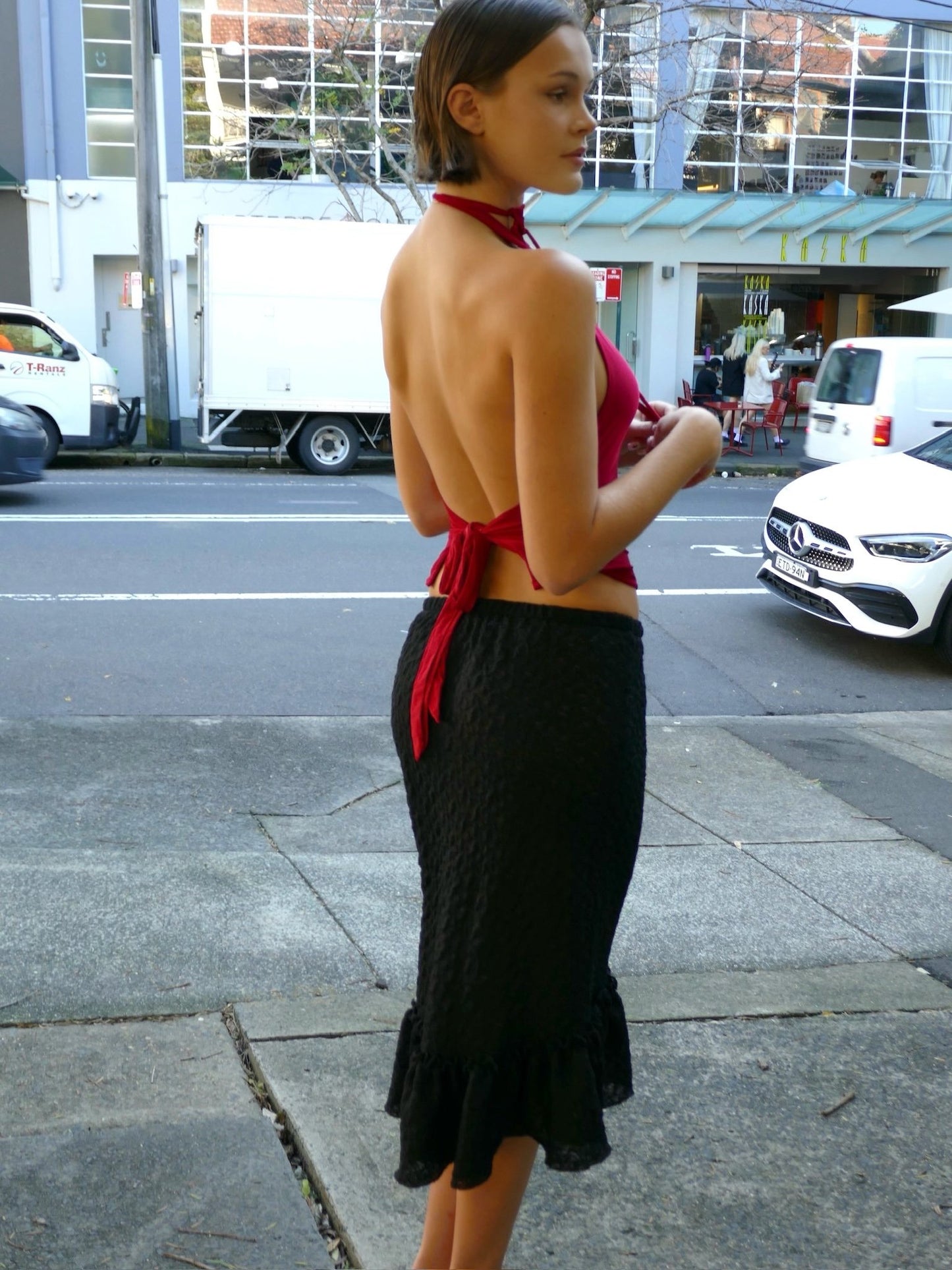BLACK MIDI SKIRT