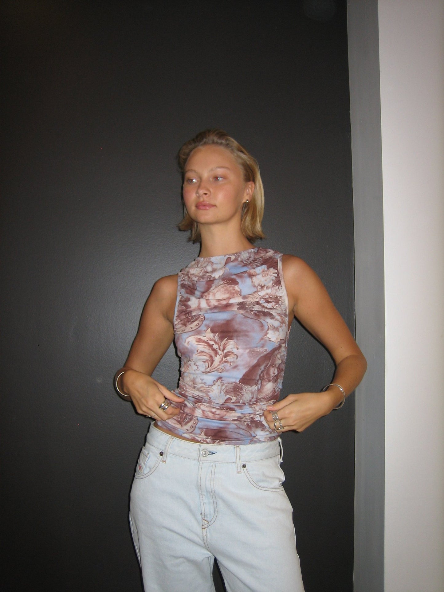 RUCHED HIGH NECK TOP - CLOUD