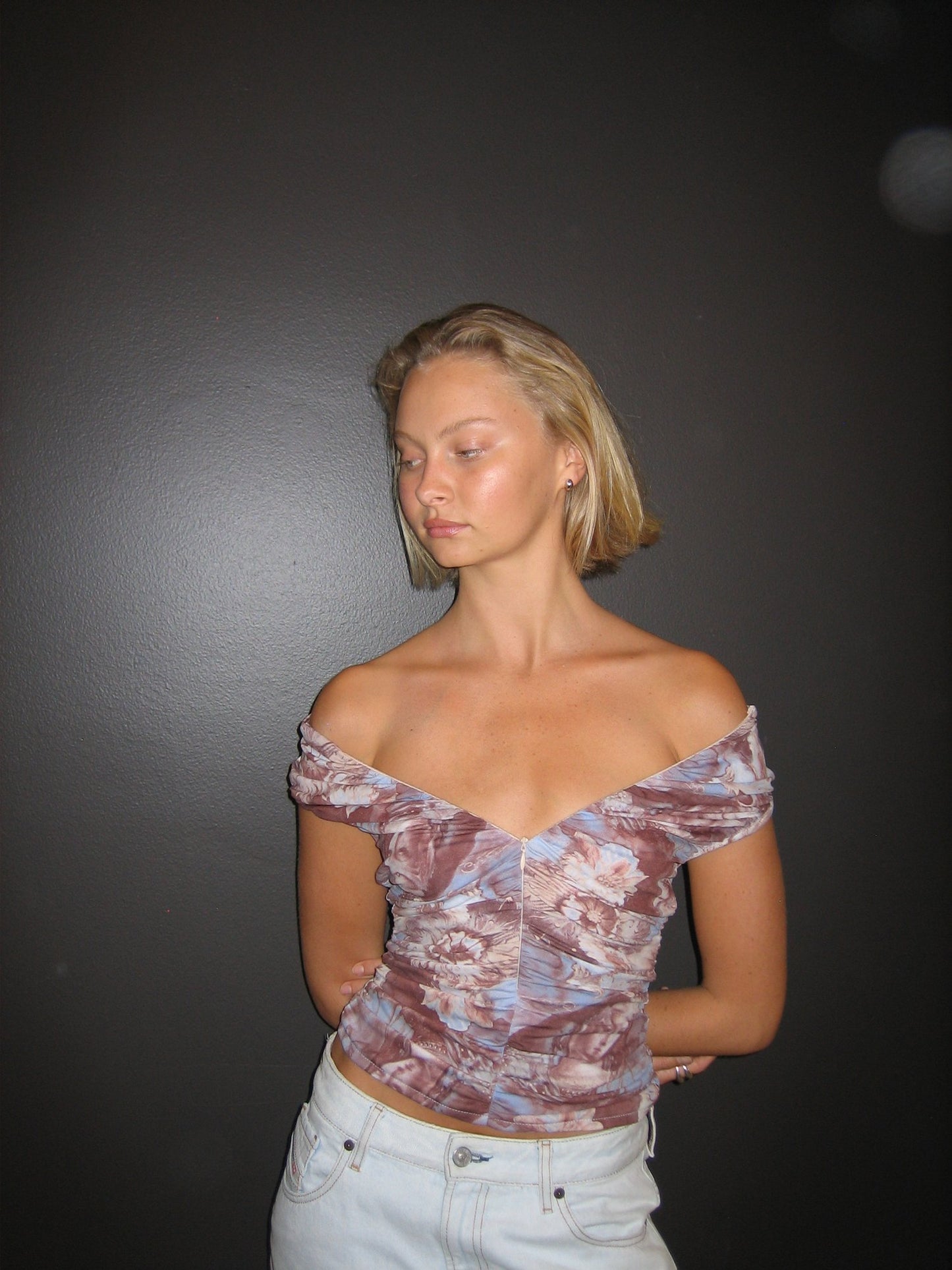 RUCHED HIGH NECK TOP - CLOUD