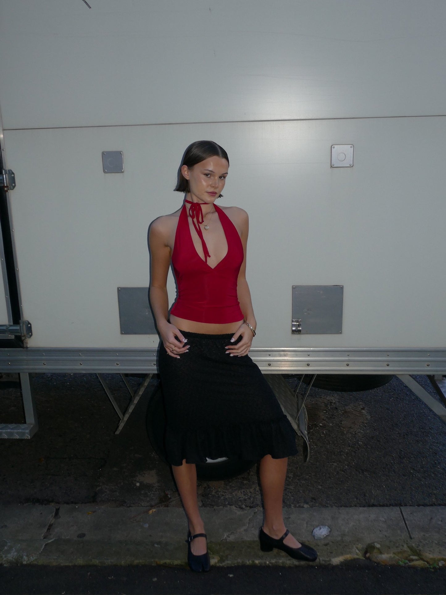 BLACK MIDI SKIRT
