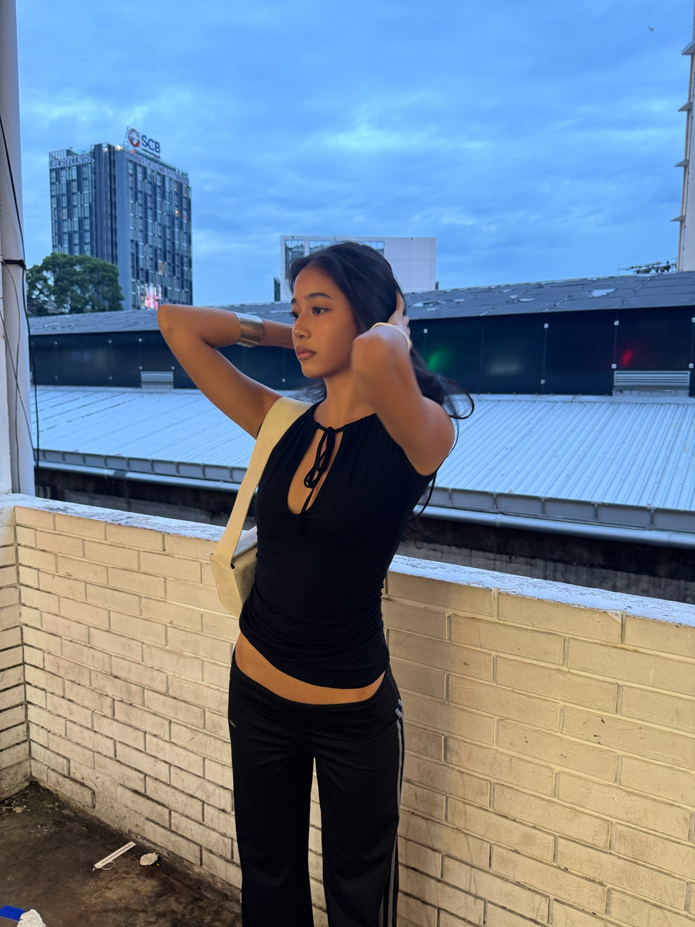 KEYHOLE MULTI WEAR TOP - BLACK