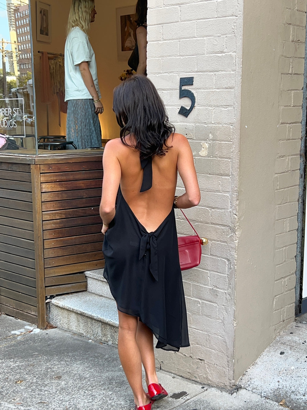 BACKLESS MIDI DRESS - BLACK