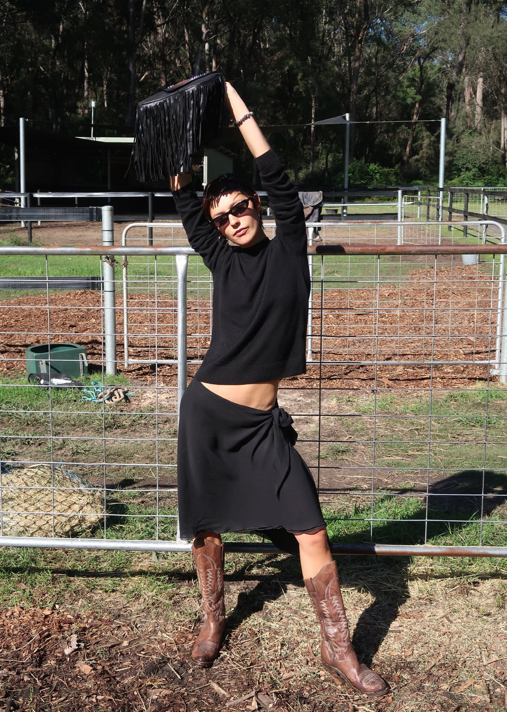 TIDE MIDI SKIRT - BLACK